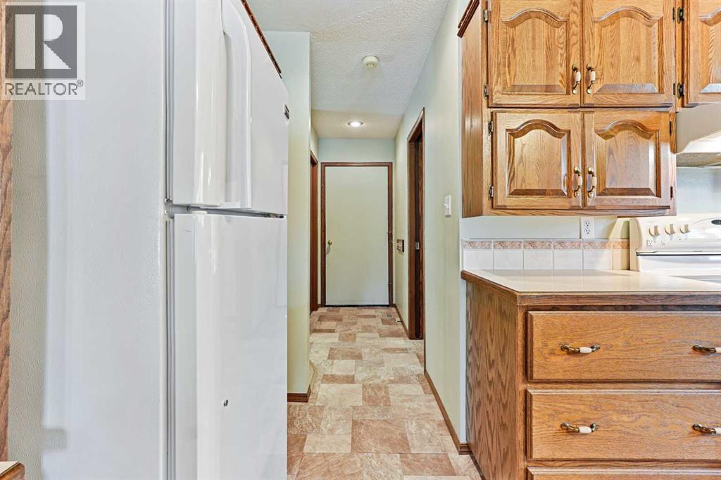 137 Edgewood Boulevard W, Lethbridge, Alberta  T1K 6B7 - Photo 15 - A2279147