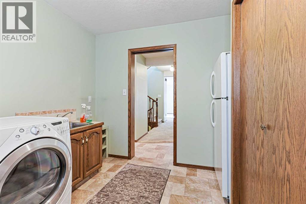 137 Edgewood Boulevard W, Lethbridge, Alberta  T1K 6B7 - Photo 17 - A2279147