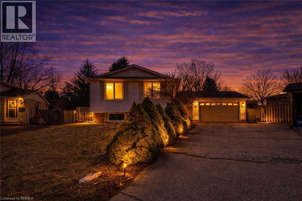 14 Thistledown Drive, Brantford, Ontario  N3R 6R9 - Photo 2 - 40813812