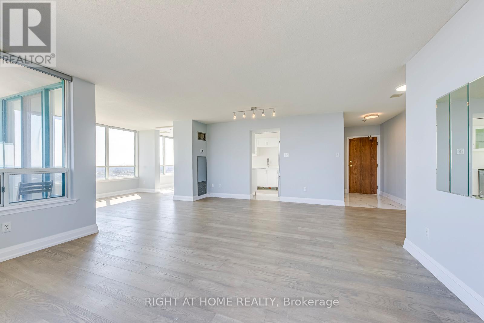 2303 - 550 Webb Drive, Mississauga, Ontario  L5B 3Y4 - Photo 11 - W12969270