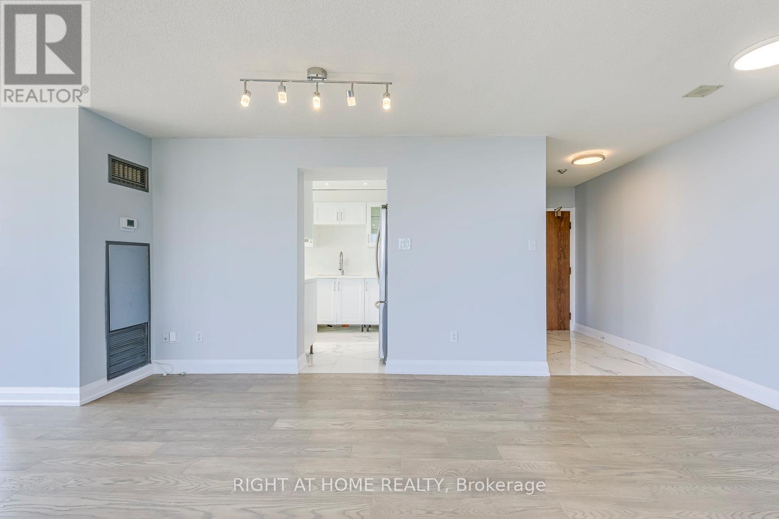 2303 - 550 Webb Drive, Mississauga, Ontario  L5B 3Y4 - Photo 12 - W12969270