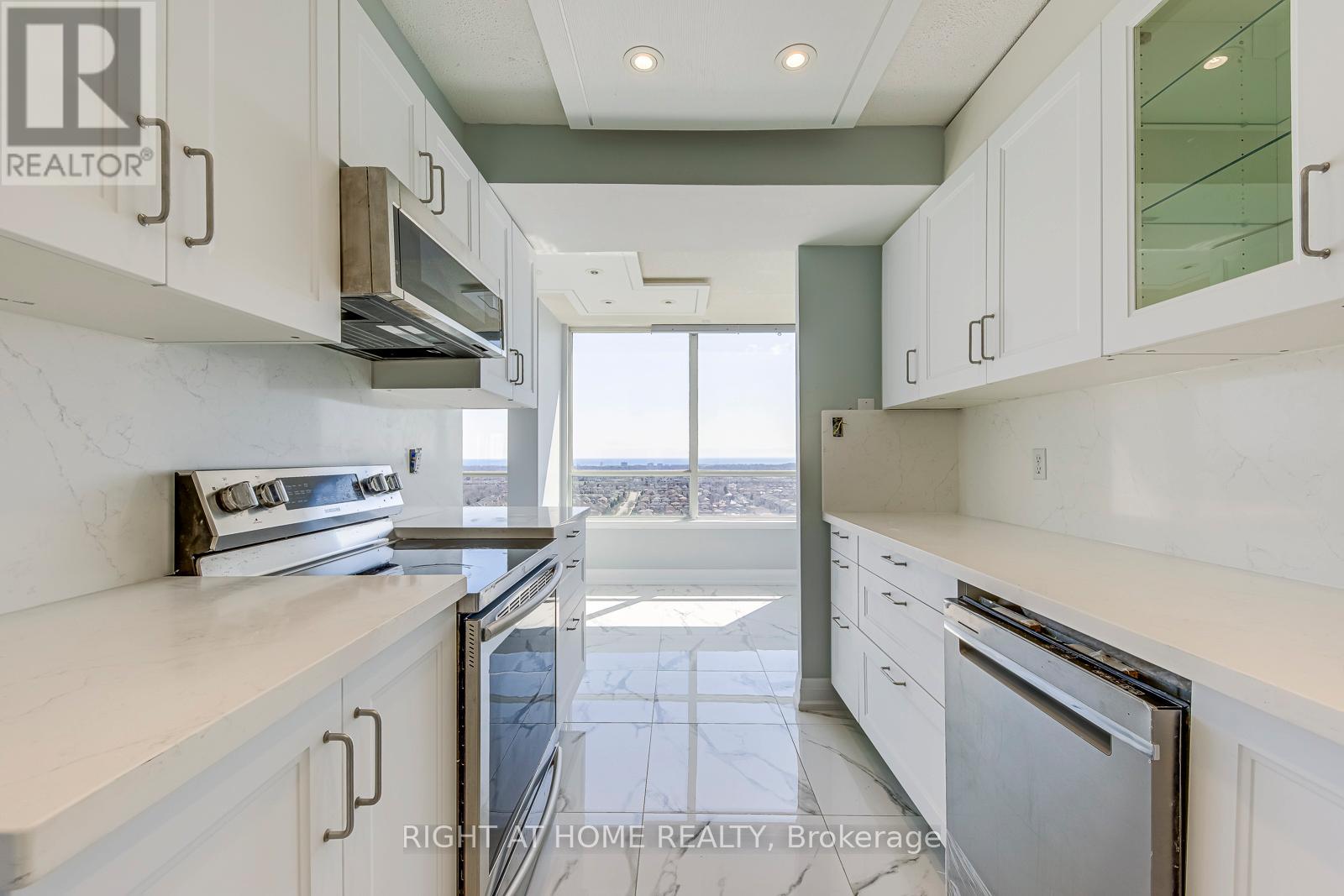 2303 - 550 Webb Drive, Mississauga, Ontario  L5B 3Y4 - Photo 20 - W12969270