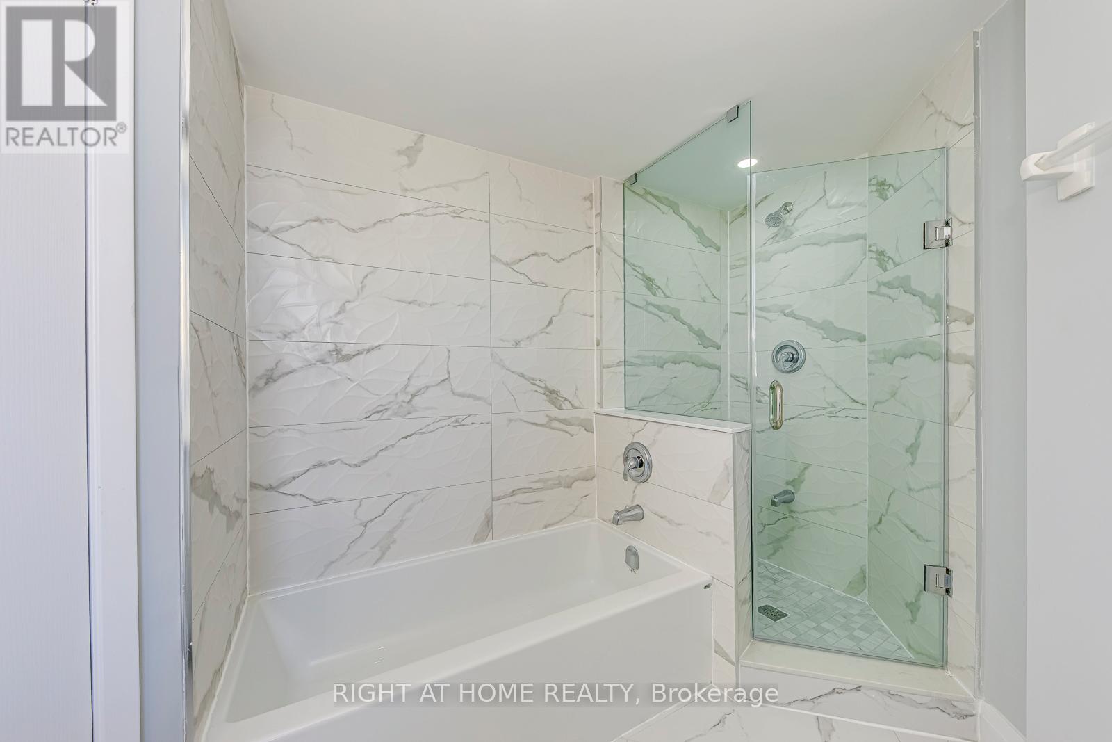 2303 - 550 Webb Drive, Mississauga, Ontario  L5B 3Y4 - Photo 26 - W12969270