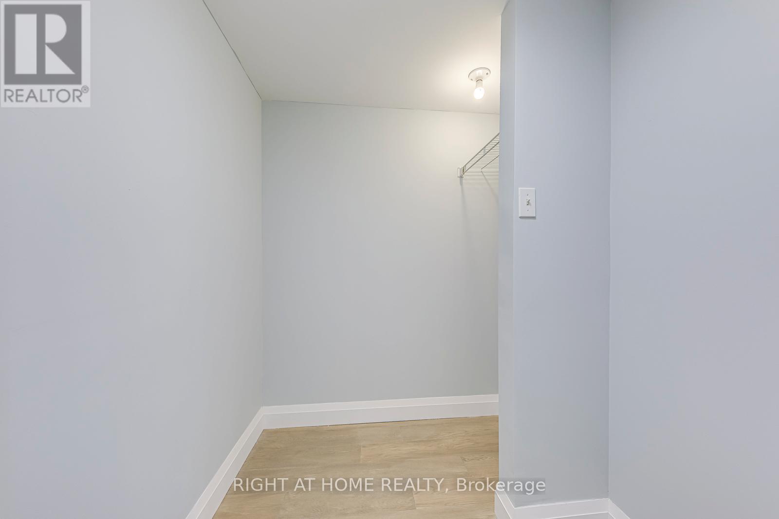 2303 - 550 Webb Drive, Mississauga, Ontario  L5B 3Y4 - Photo 27 - W12969270