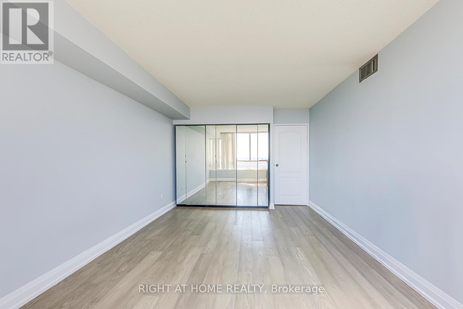 2303 - 550 Webb Drive, Mississauga, Ontario  L5B 3Y4 - Photo 29 - W12969270