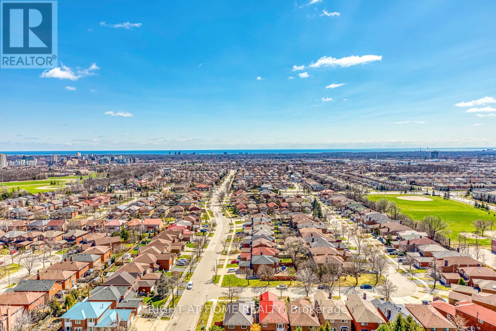 2303 - 550 Webb Drive, Mississauga, Ontario  L5B 3Y4 - Photo 34 - W12969270