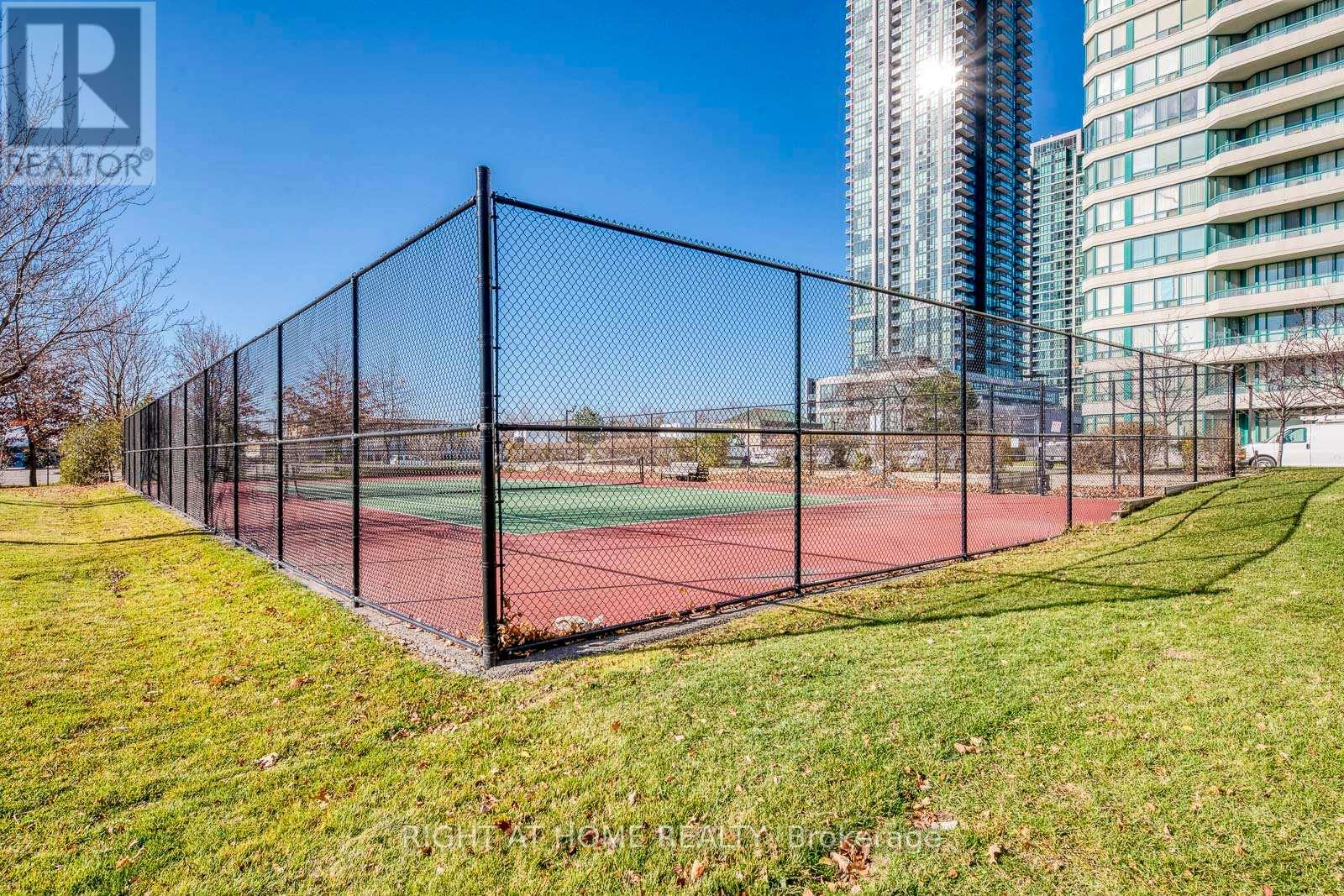 2303 - 550 Webb Drive, Mississauga, Ontario  L5B 3Y4 - Photo 35 - W12969270