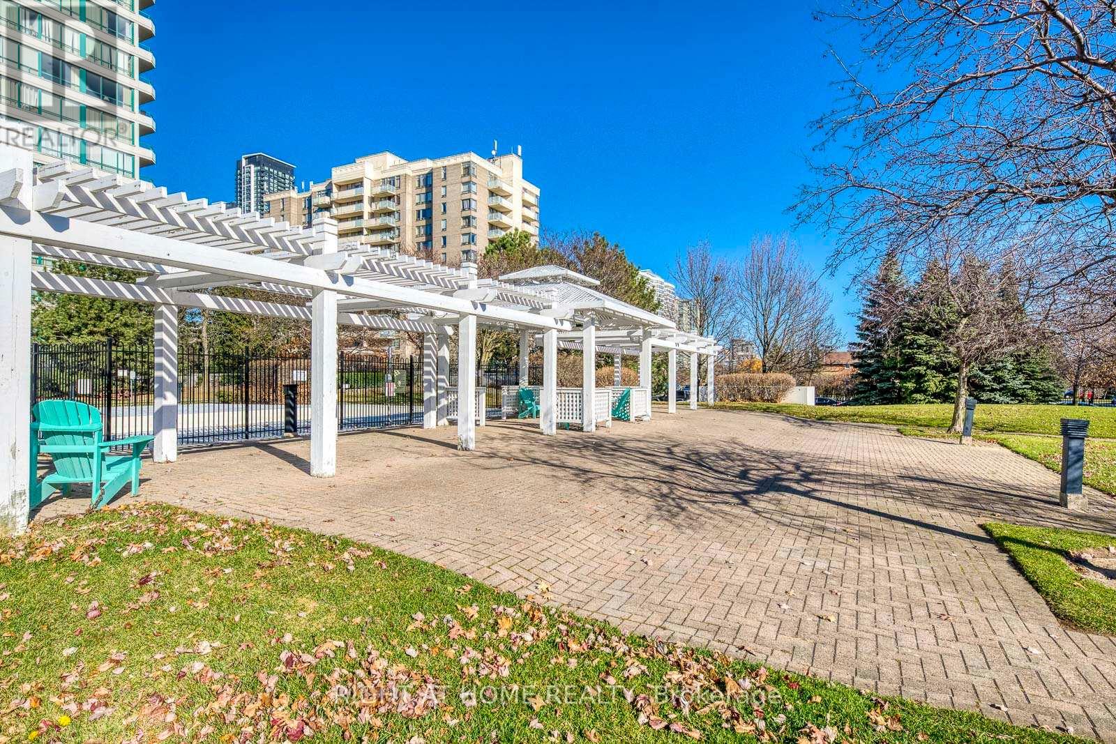 2303 - 550 Webb Drive, Mississauga, Ontario  L5B 3Y4 - Photo 37 - W12969270