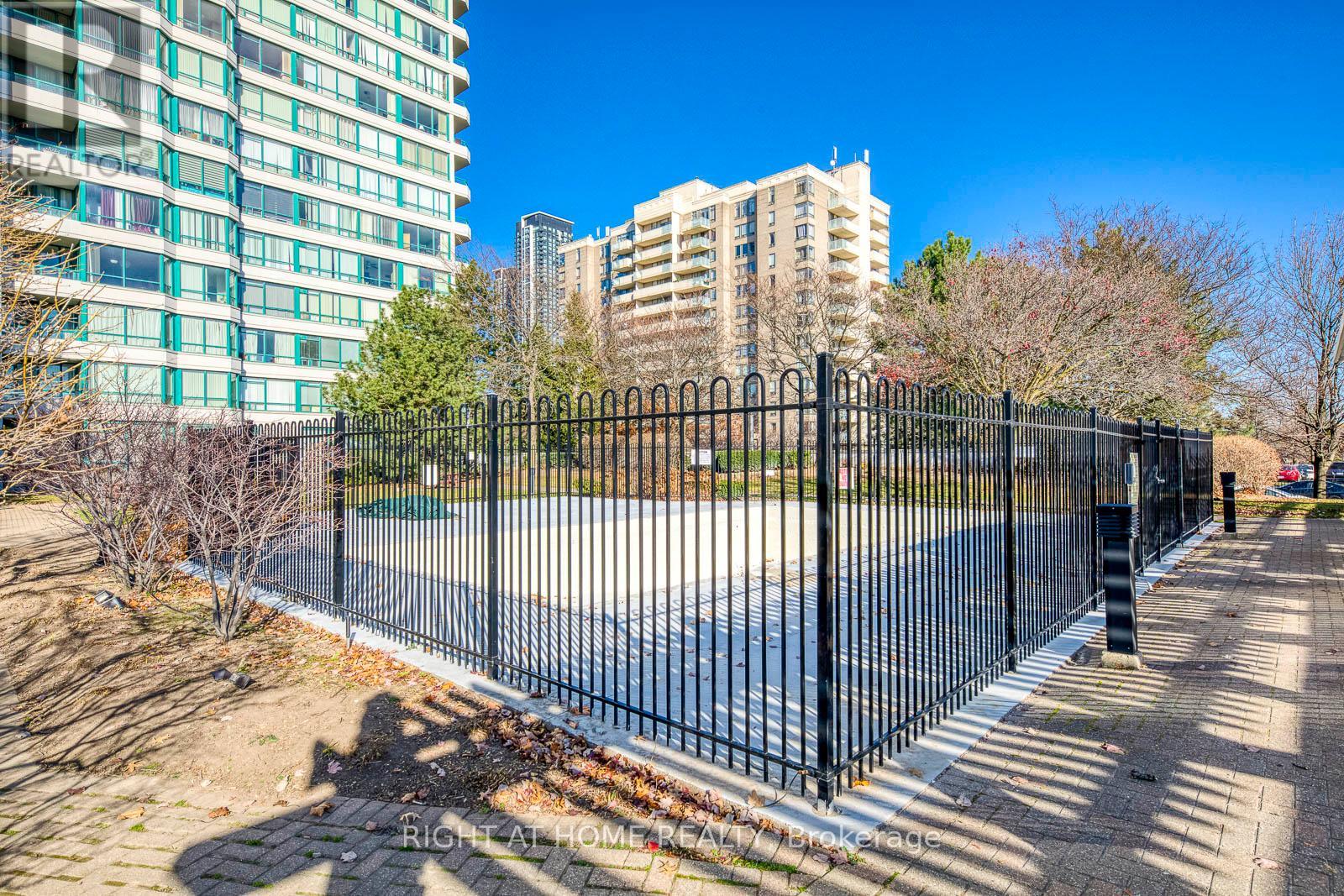 2303 - 550 Webb Drive, Mississauga, Ontario  L5B 3Y4 - Photo 39 - W12969270