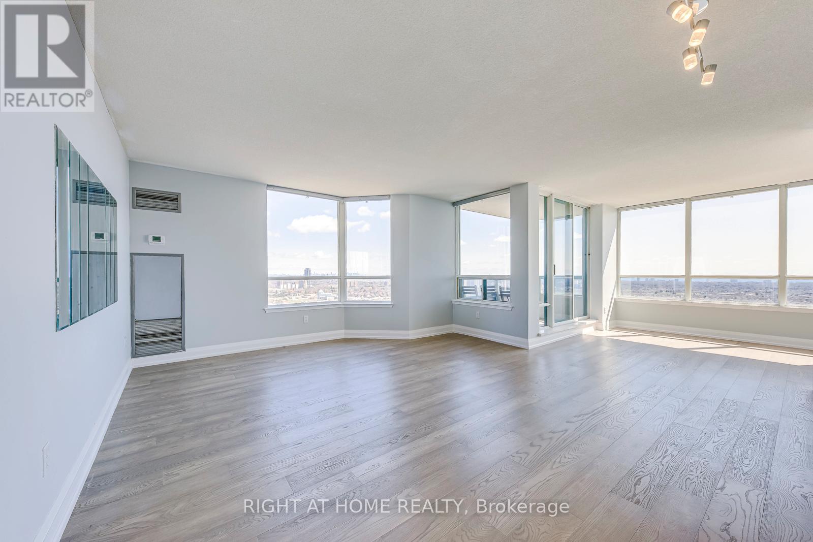 2303 - 550 Webb Drive, Mississauga, Ontario  L5B 3Y4 - Photo 8 - W12969270