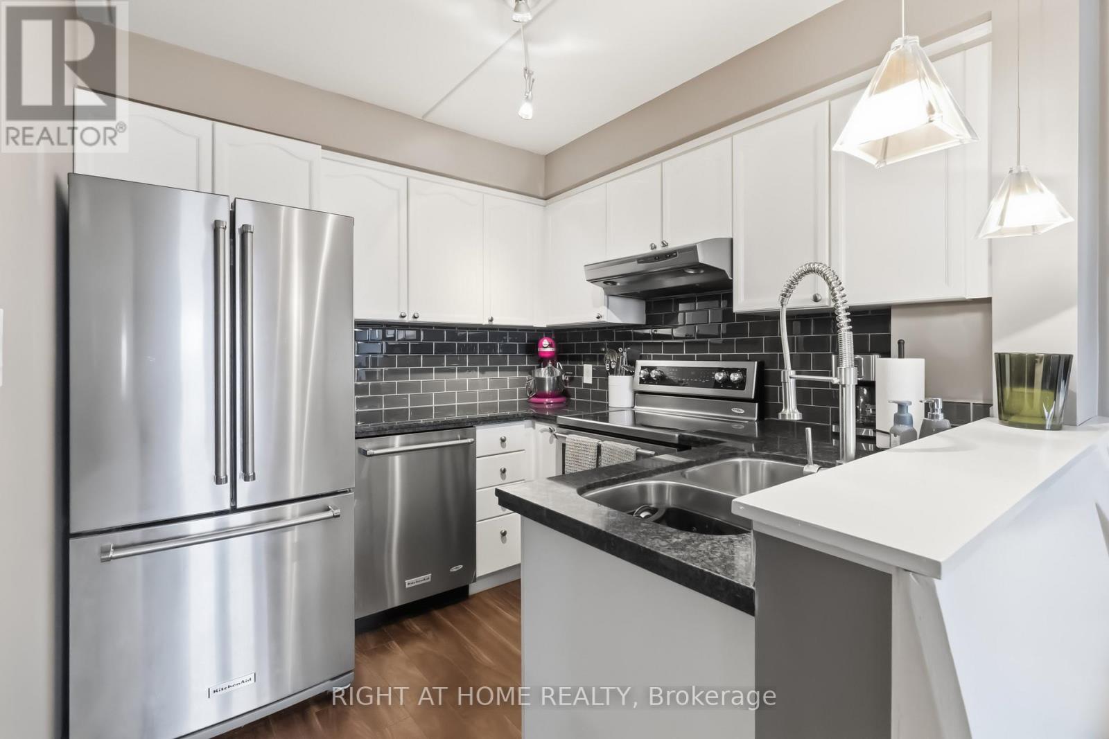 305 - 4450 Fairview Street S, Burlington, Ontario  L7L 7K7 - Photo 13 - W12969290