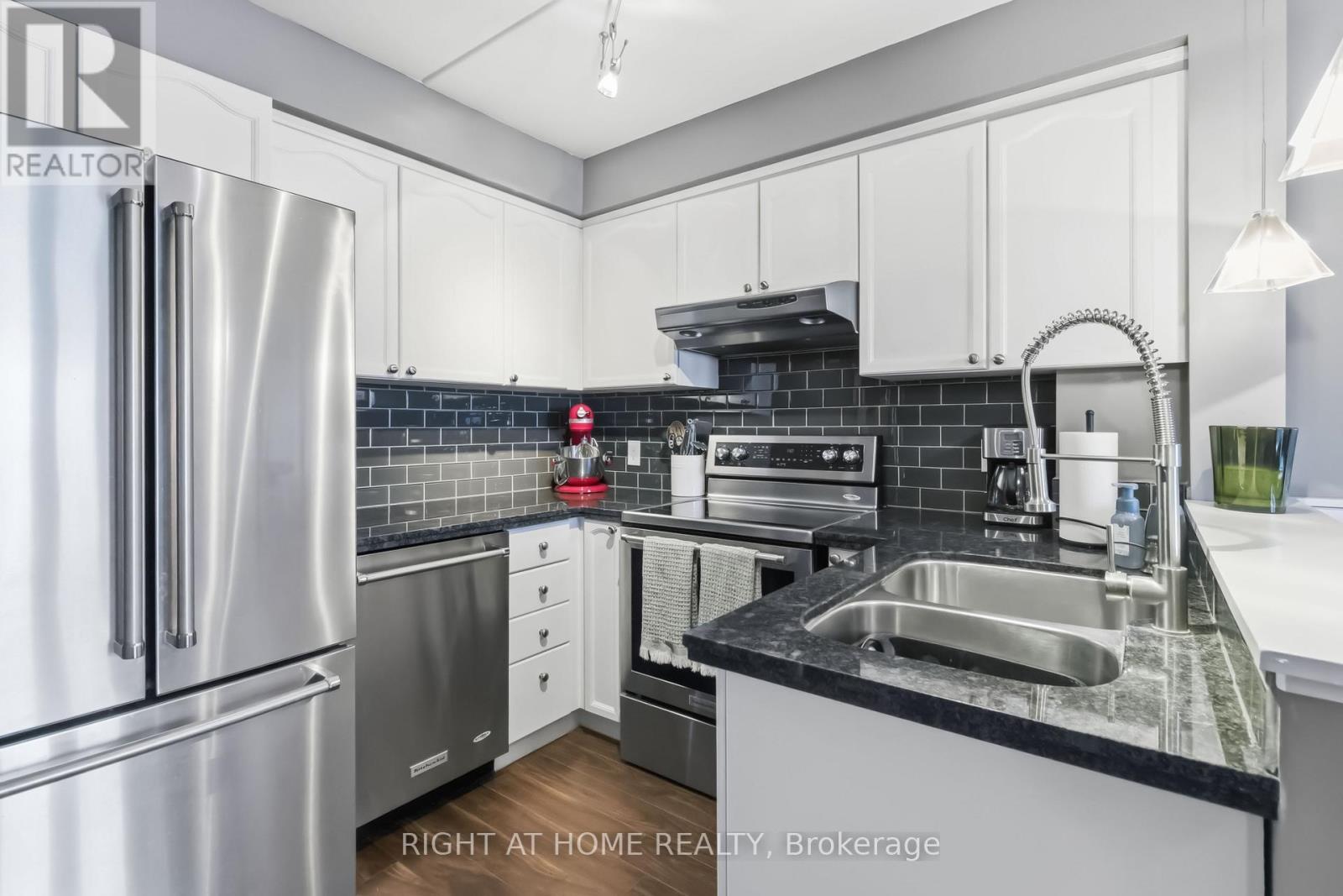 305 - 4450 Fairview Street S, Burlington, Ontario  L7L 7K7 - Photo 14 - W12969290