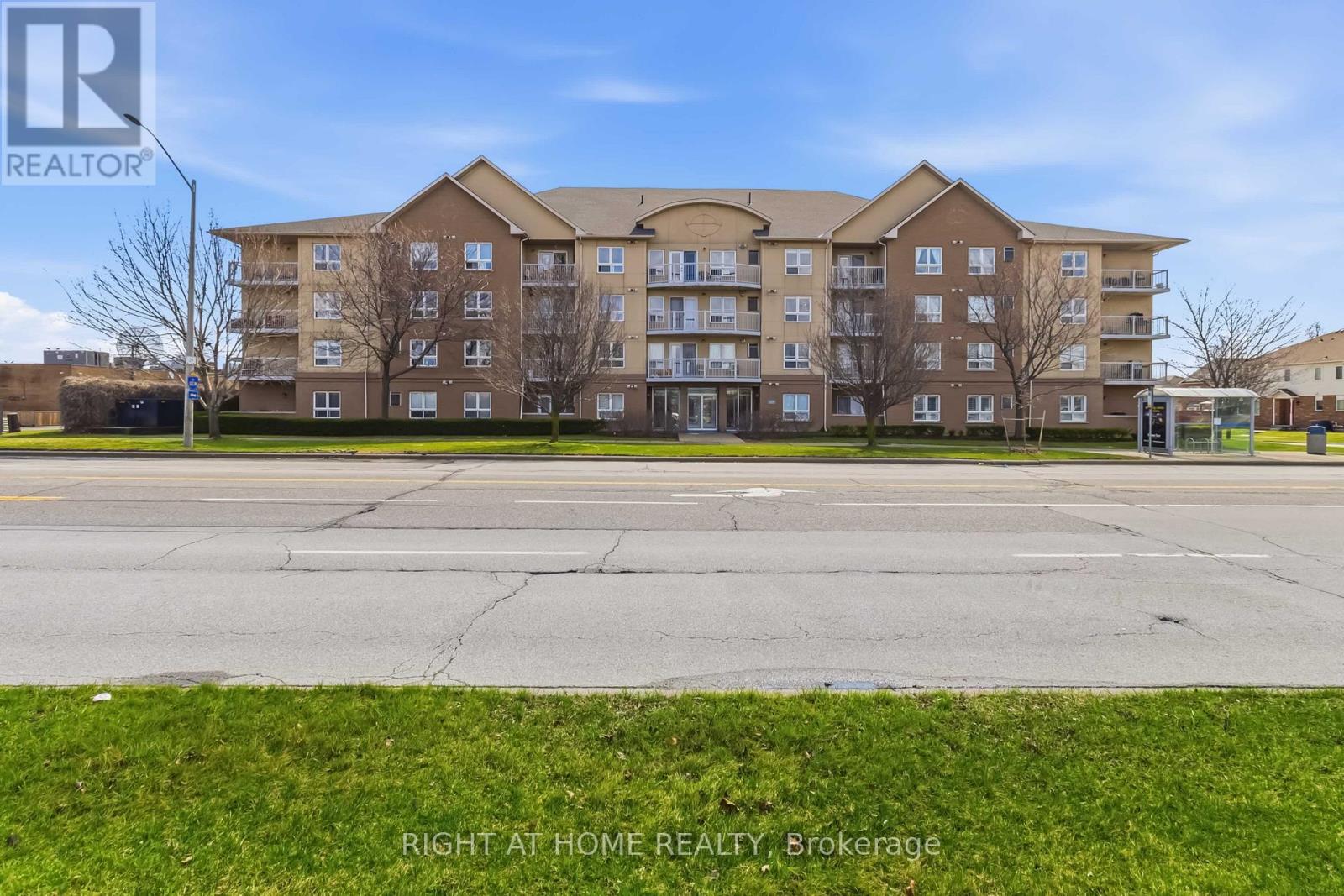 305 - 4450 Fairview Street S, Burlington, Ontario  L7L 7K7 - Photo 2 - W12969290