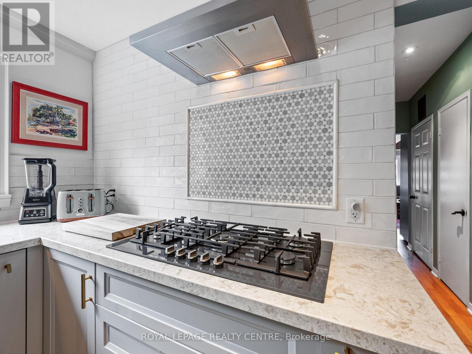 102 Twenty Third Street, Toronto, Ontario  M8V 3N2 - Photo 12 - W12969302