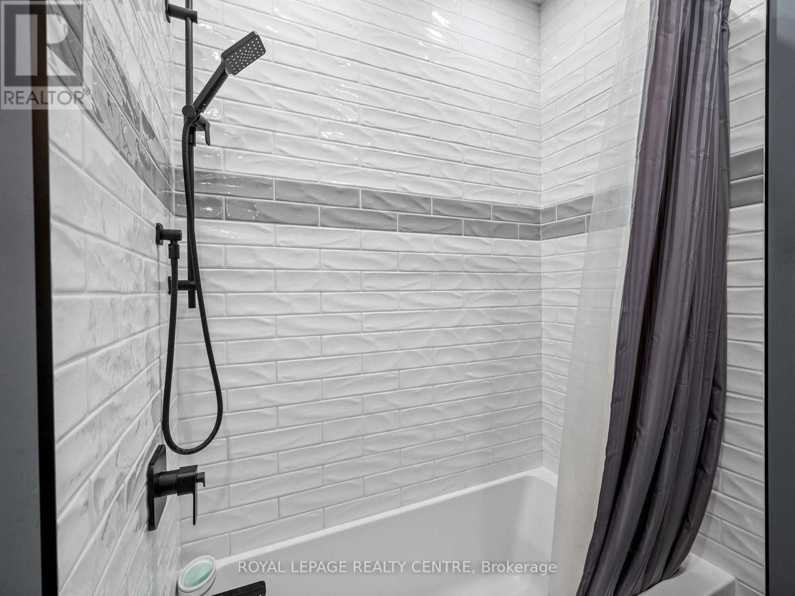 102 Twenty Third Street, Toronto, Ontario  M8V 3N2 - Photo 21 - W12969302