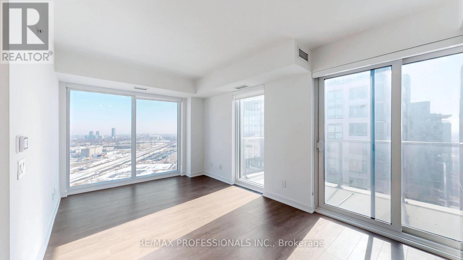 2410 - 30 SAMUEL WOOD WAY, Toronto, Ontario