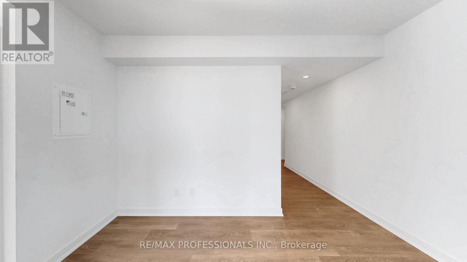 2410 - 30 Samuel Wood Way, Toronto, Ontario  M9B 0C9 - Photo 10 - W12969308