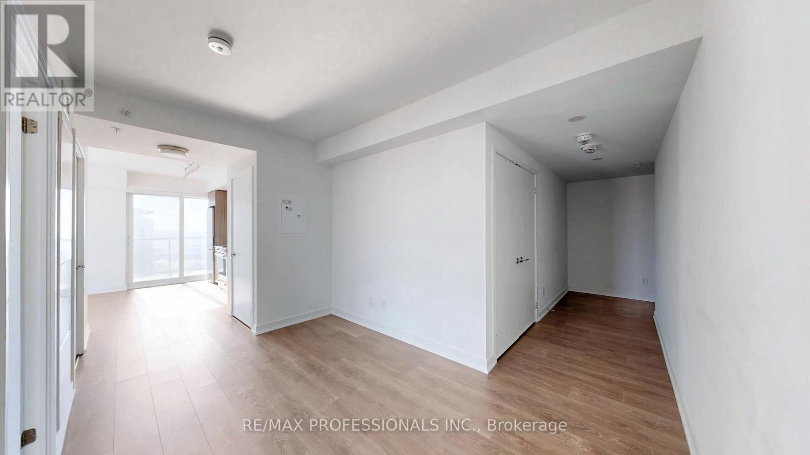 2410 - 30 Samuel Wood Way, Toronto, Ontario  M9B 0C9 - Photo 11 - W12969308