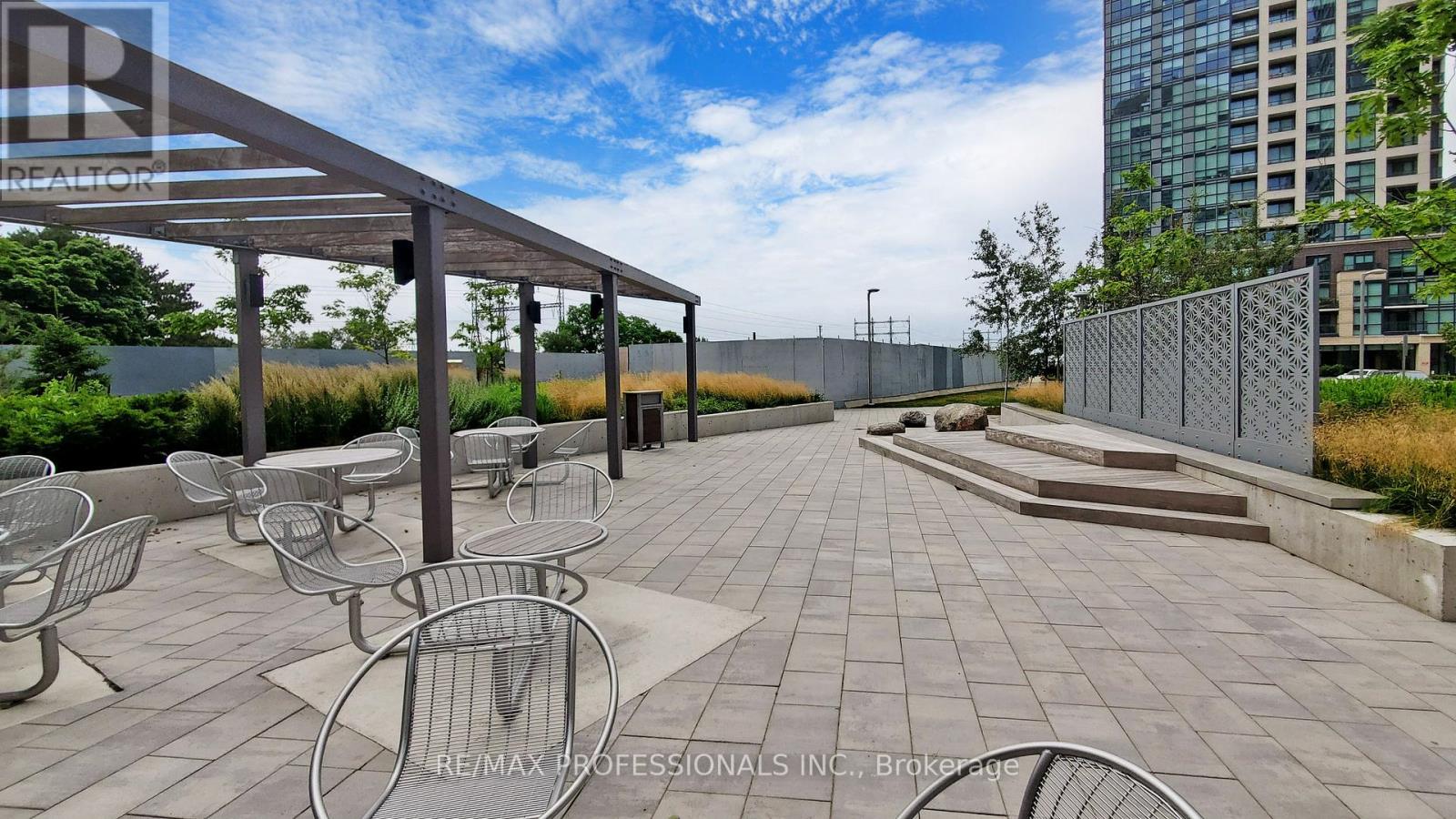 2410 - 30 Samuel Wood Way, Toronto, Ontario  M9B 0C9 - Photo 26 - W12969308