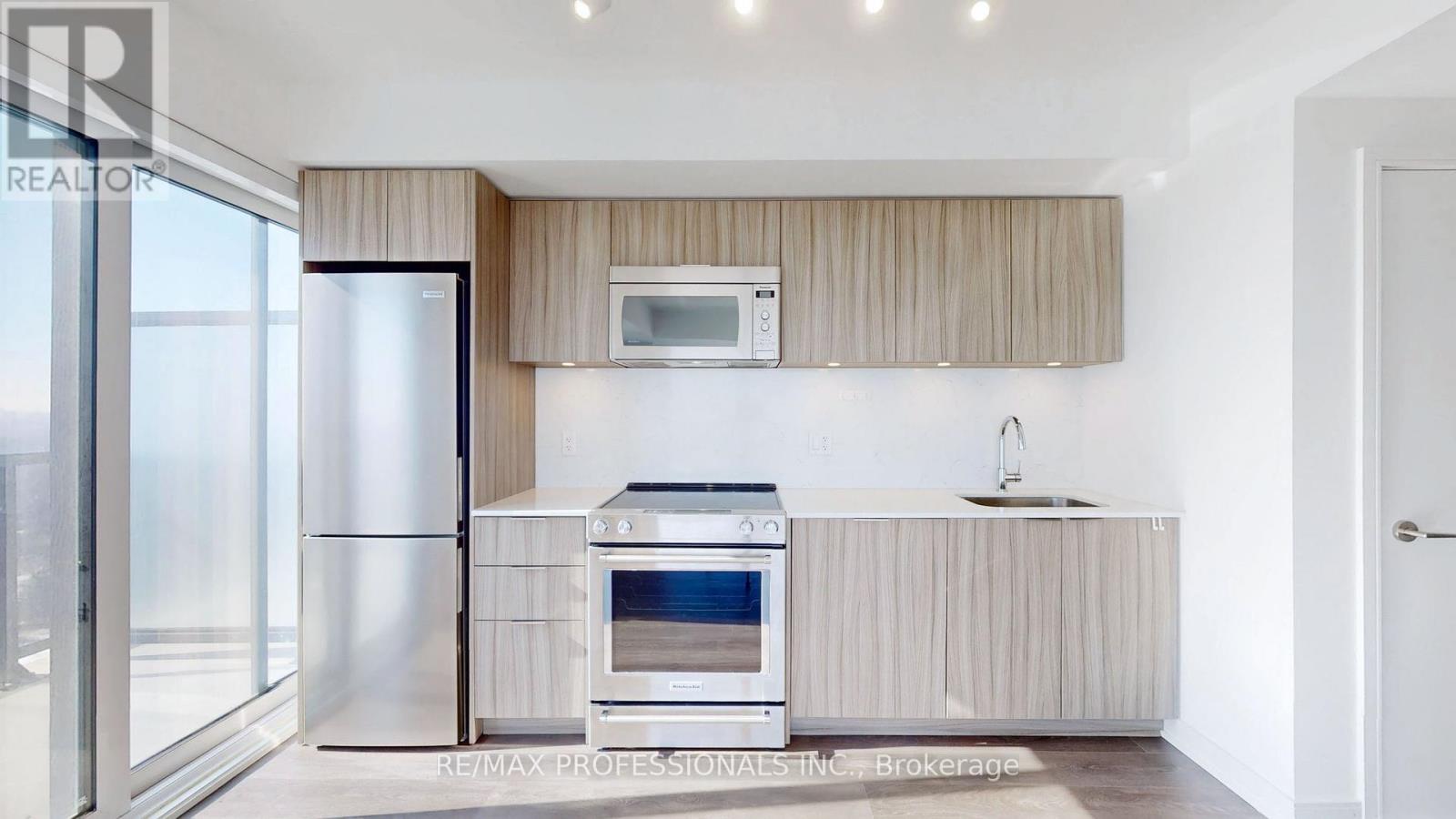 2410 - 30 Samuel Wood Way, Toronto, Ontario  M9B 0C9 - Photo 6 - W12969308