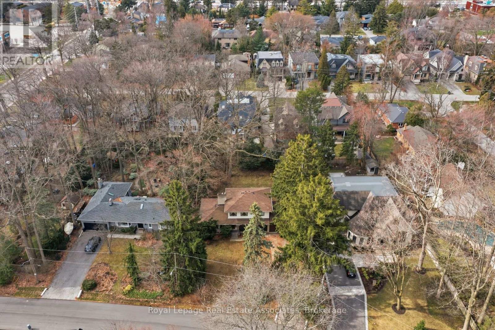 95 Oakes Drive, Mississauga, Ontario  L5G 3M2 - Photo 11 - W12969332