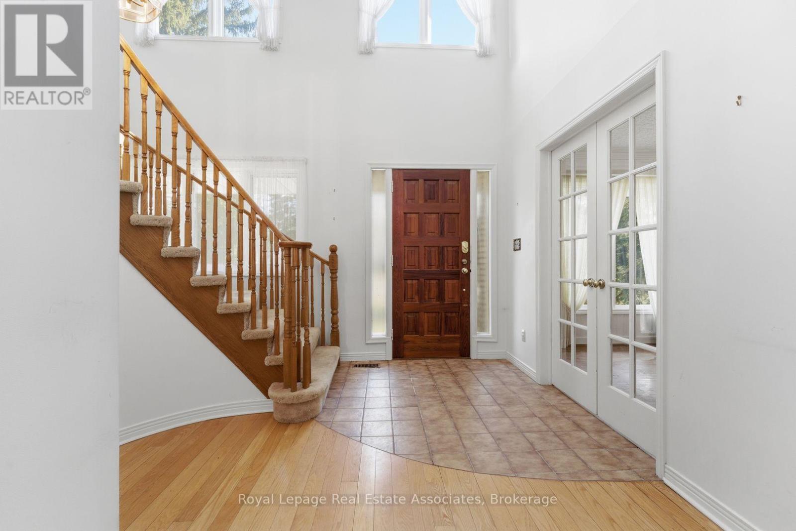 95 Oakes Drive, Mississauga, Ontario  L5G 3M2 - Photo 12 - W12969332