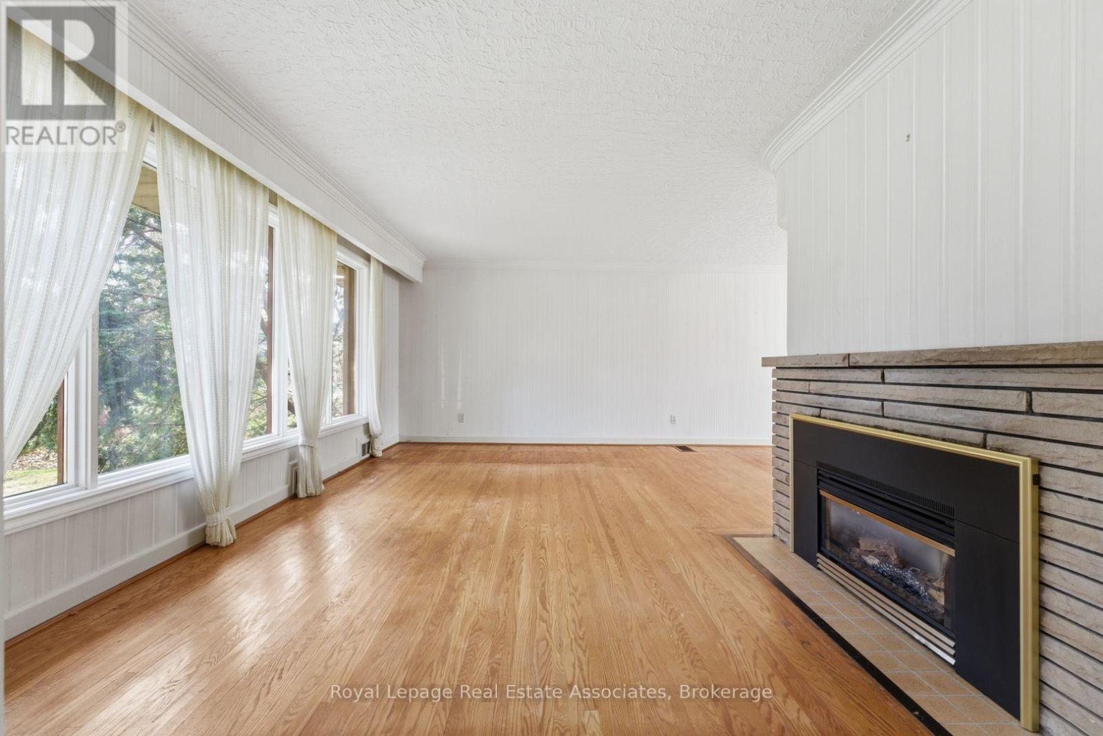 95 Oakes Drive, Mississauga, Ontario  L5G 3M2 - Photo 15 - W12969332