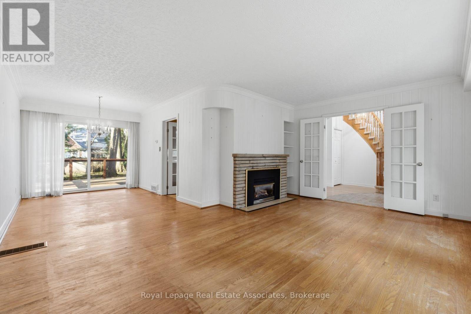 95 Oakes Drive, Mississauga, Ontario  L5G 3M2 - Photo 17 - W12969332