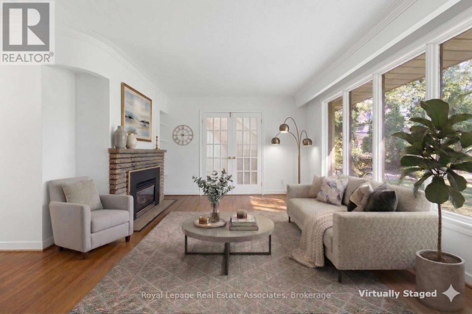 95 Oakes Drive, Mississauga, Ontario  L5G 3M2 - Photo 19 - W12969332