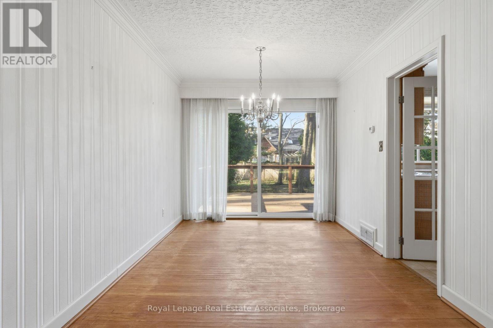 95 Oakes Drive, Mississauga, Ontario  L5G 3M2 - Photo 20 - W12969332