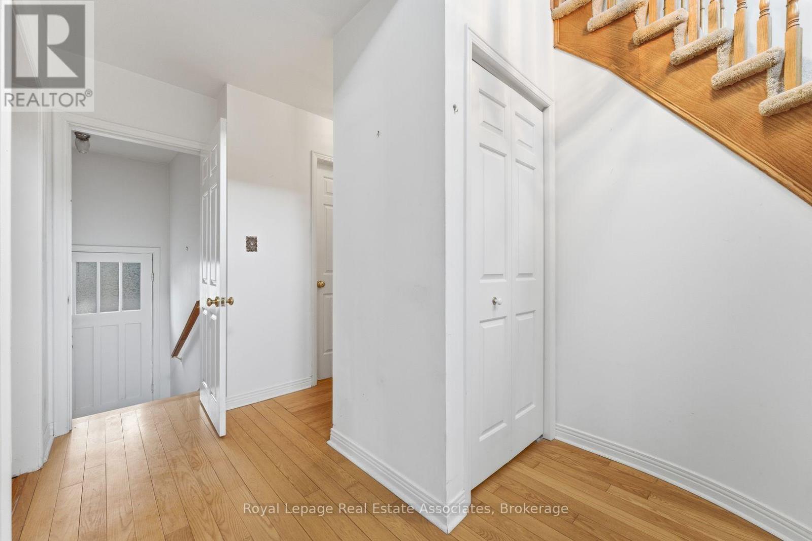 95 Oakes Drive, Mississauga, Ontario  L5G 3M2 - Photo 27 - W12969332