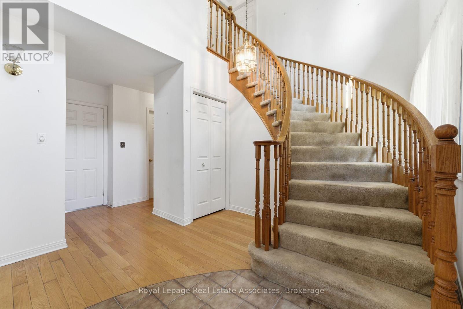 95 Oakes Drive, Mississauga, Ontario  L5G 3M2 - Photo 30 - W12969332