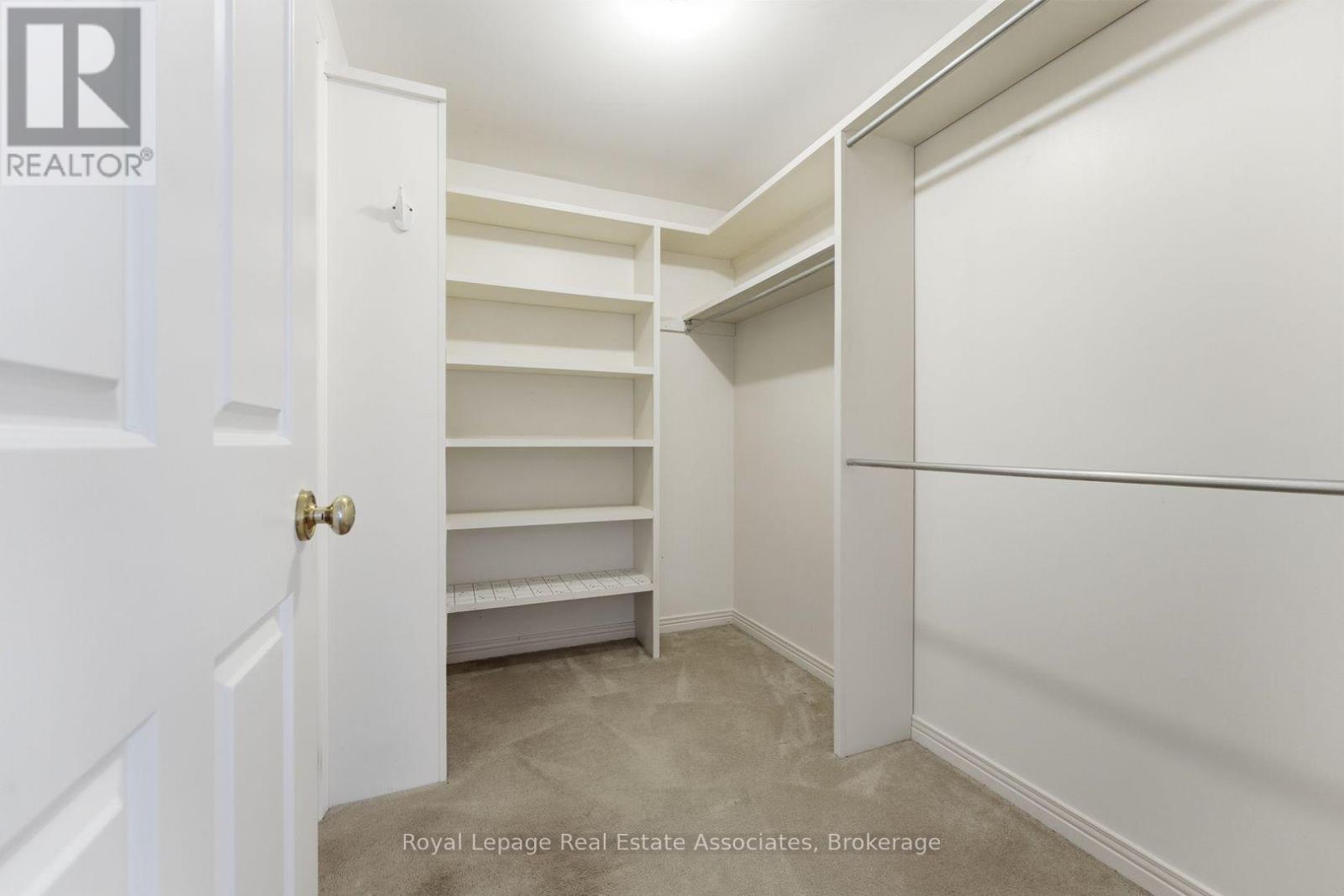 95 Oakes Drive, Mississauga, Ontario  L5G 3M2 - Photo 36 - W12969332