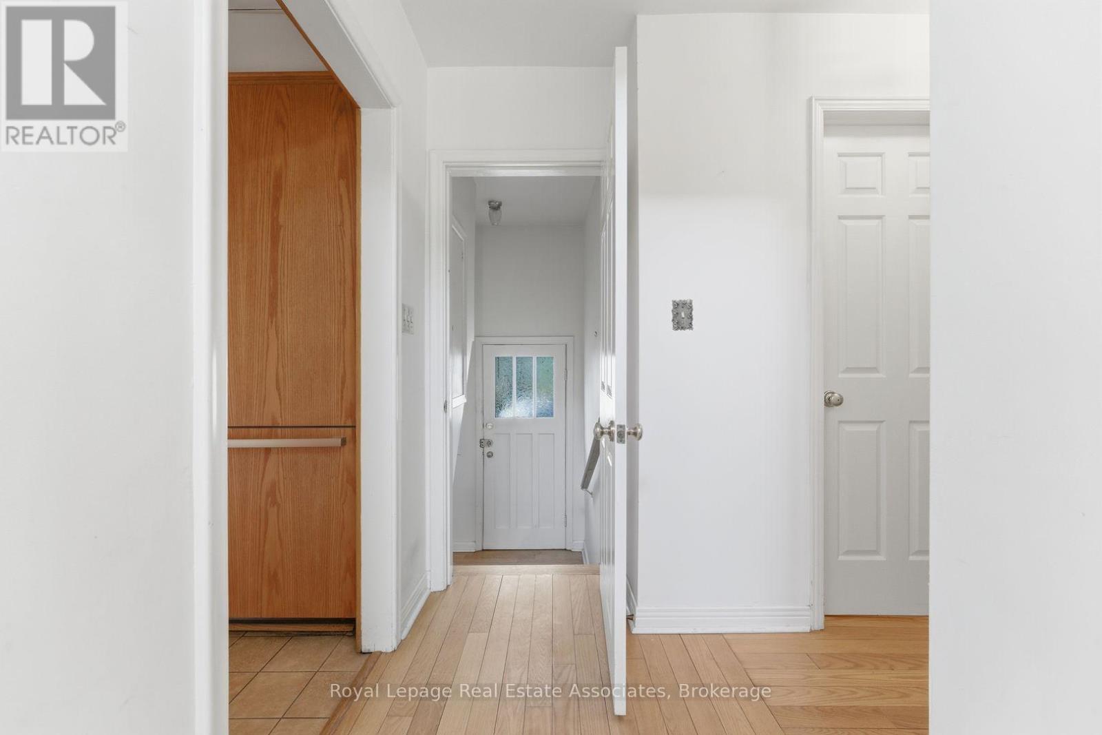 95 Oakes Drive, Mississauga, Ontario  L5G 3M2 - Photo 38 - W12969332