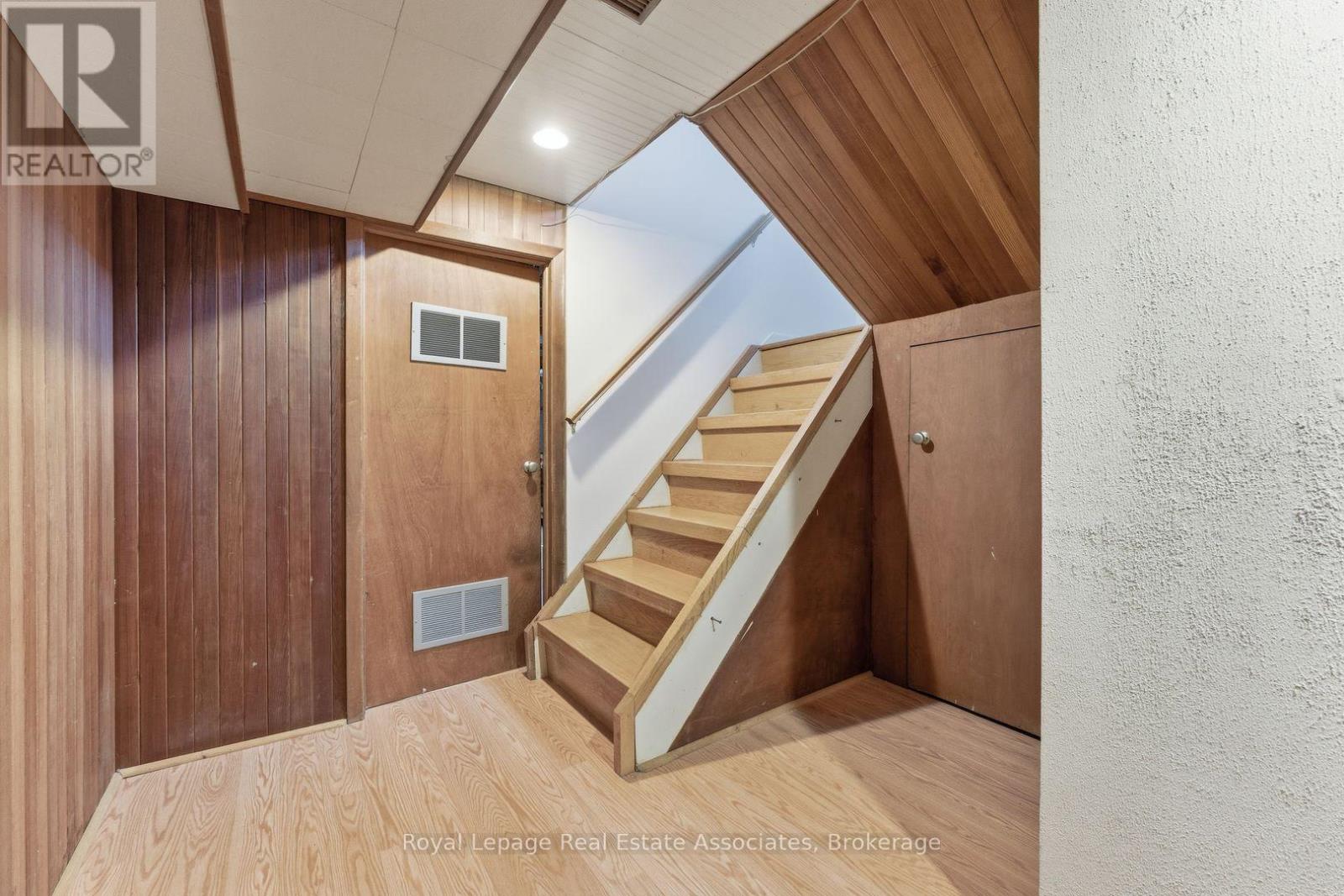 95 Oakes Drive, Mississauga, Ontario  L5G 3M2 - Photo 39 - W12969332