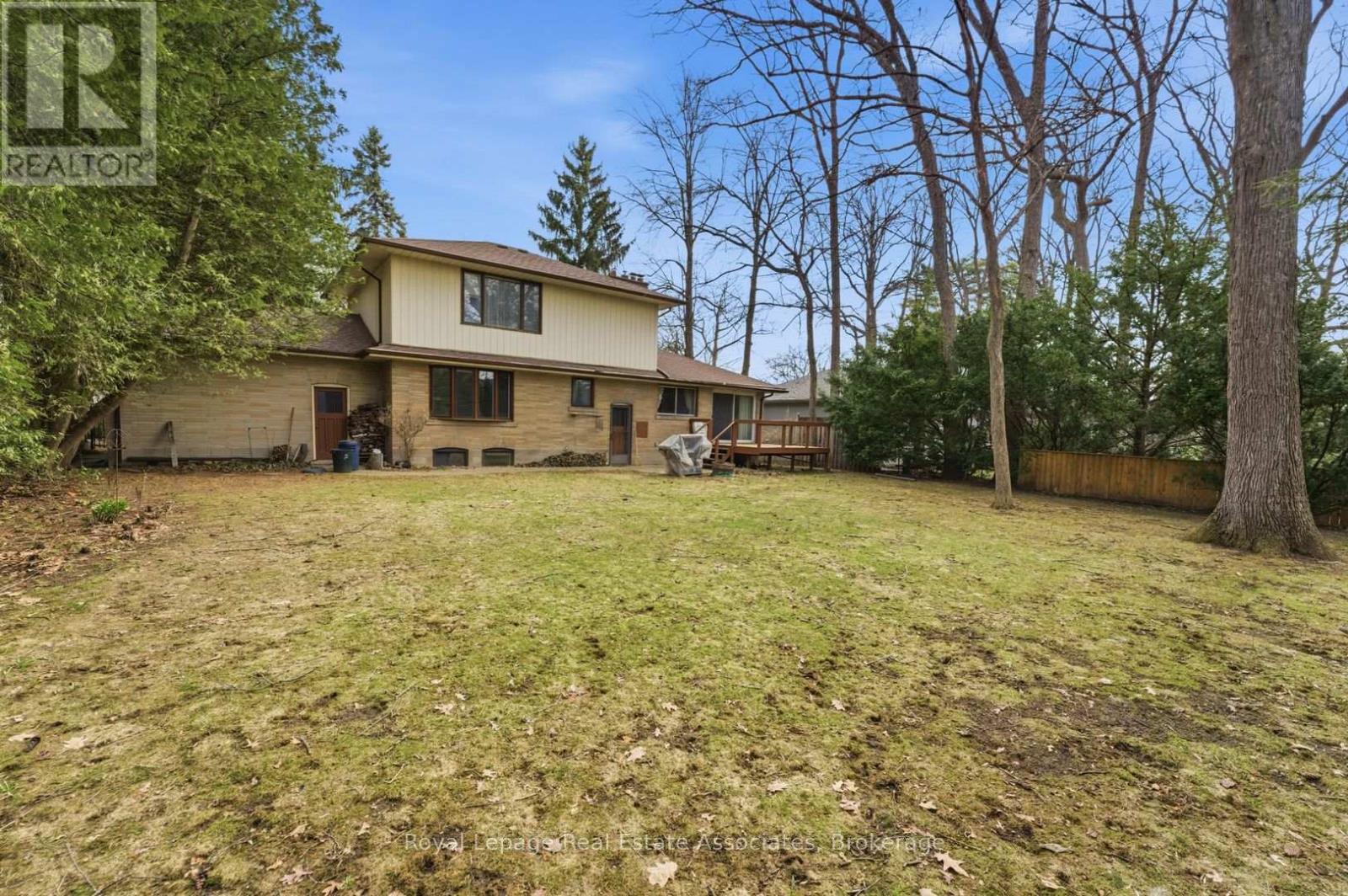 95 Oakes Drive, Mississauga, Ontario  L5G 3M2 - Photo 49 - W12969332