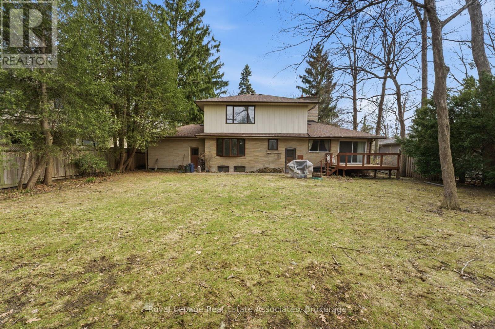 95 Oakes Drive, Mississauga, Ontario  L5G 3M2 - Photo 6 - W12969332