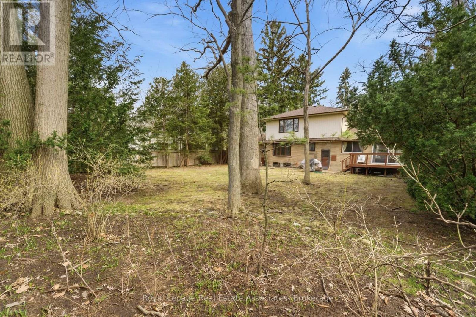 95 Oakes Drive, Mississauga, Ontario  L5G 3M2 - Photo 7 - W12969332