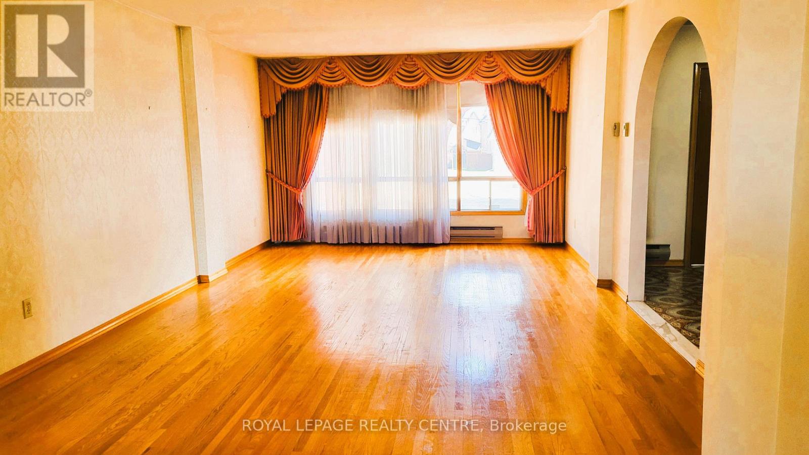 6800 Second Line West Line, Mississauga, Ontario  L5W 1M9 - Photo 4 - W12969344