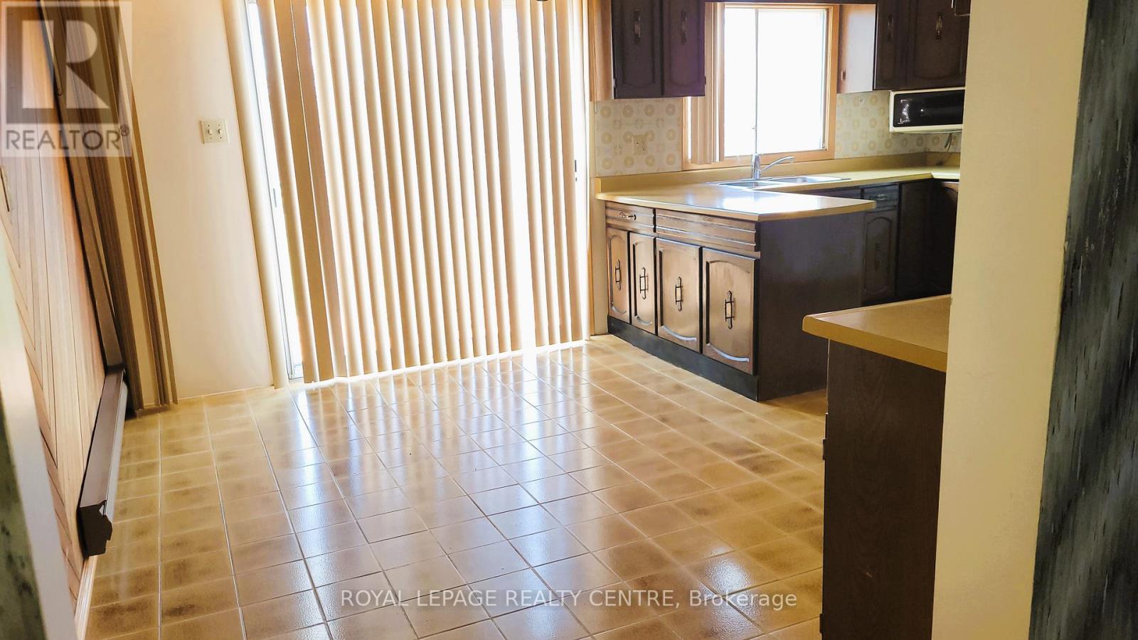 6800 Second Line West Line, Mississauga, Ontario  L5W 1M9 - Photo 9 - W12969344