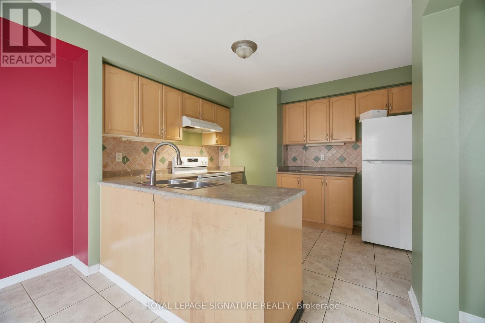 19 Silverbell Court, Brampton, Ontario  L7A 3V3 - Photo 12 - W12969354