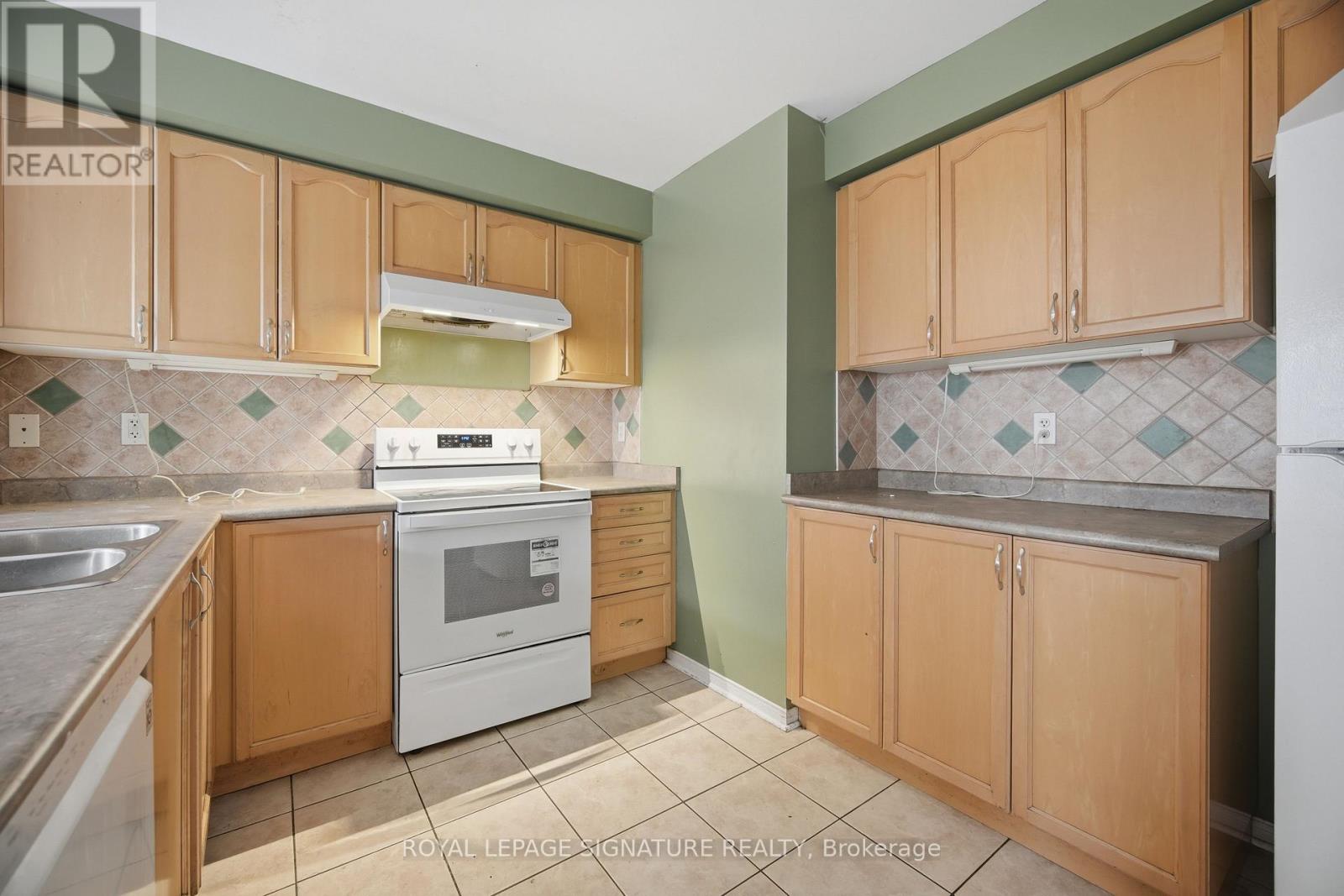 19 Silverbell Court, Brampton, Ontario  L7A 3V3 - Photo 13 - W12969354