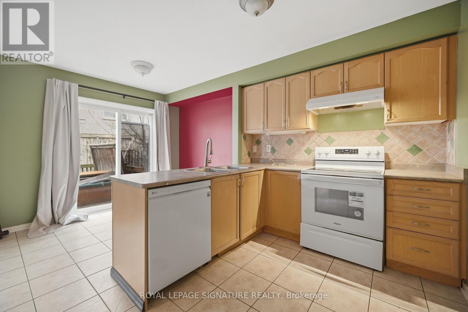 19 Silverbell Court, Brampton, Ontario  L7A 3V3 - Photo 14 - W12969354