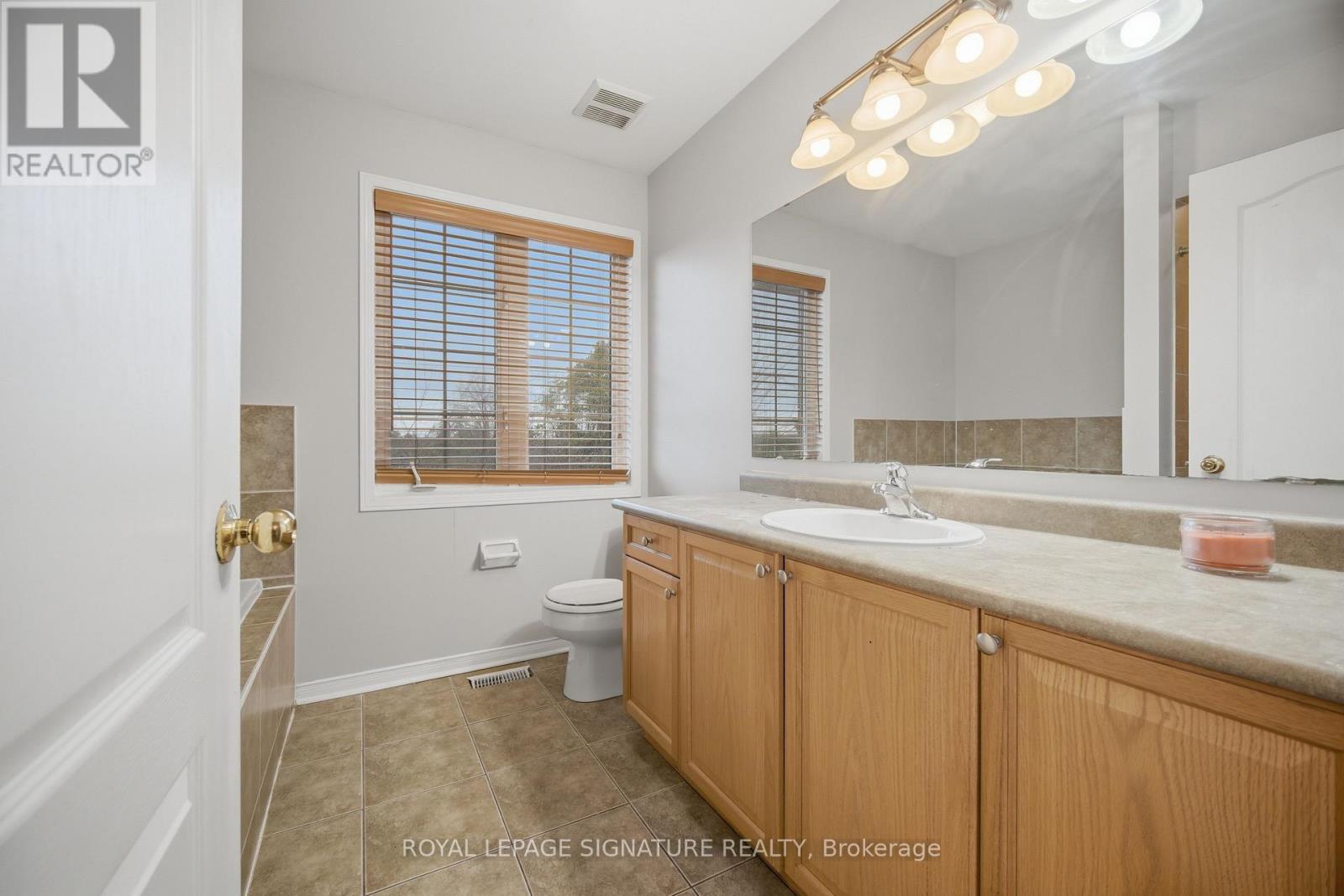 19 Silverbell Court, Brampton, Ontario  L7A 3V3 - Photo 31 - W12969354