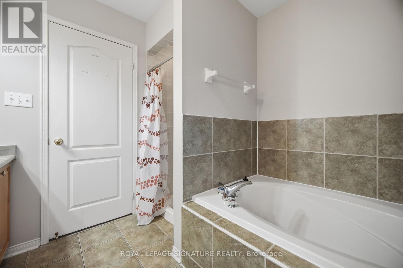 19 Silverbell Court, Brampton, Ontario  L7A 3V3 - Photo 32 - W12969354