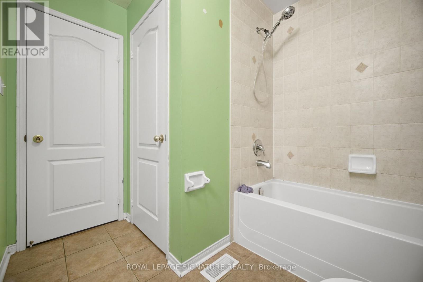 19 Silverbell Court, Brampton, Ontario  L7A 3V3 - Photo 41 - W12969354