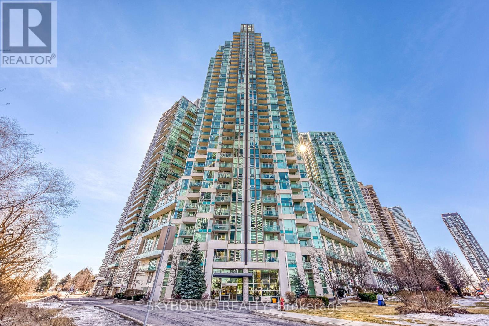 604 - 220 Burnhamthorpe Road W, Mississauga, Ontario  L5B 4N4 - Photo 1 - W12969374