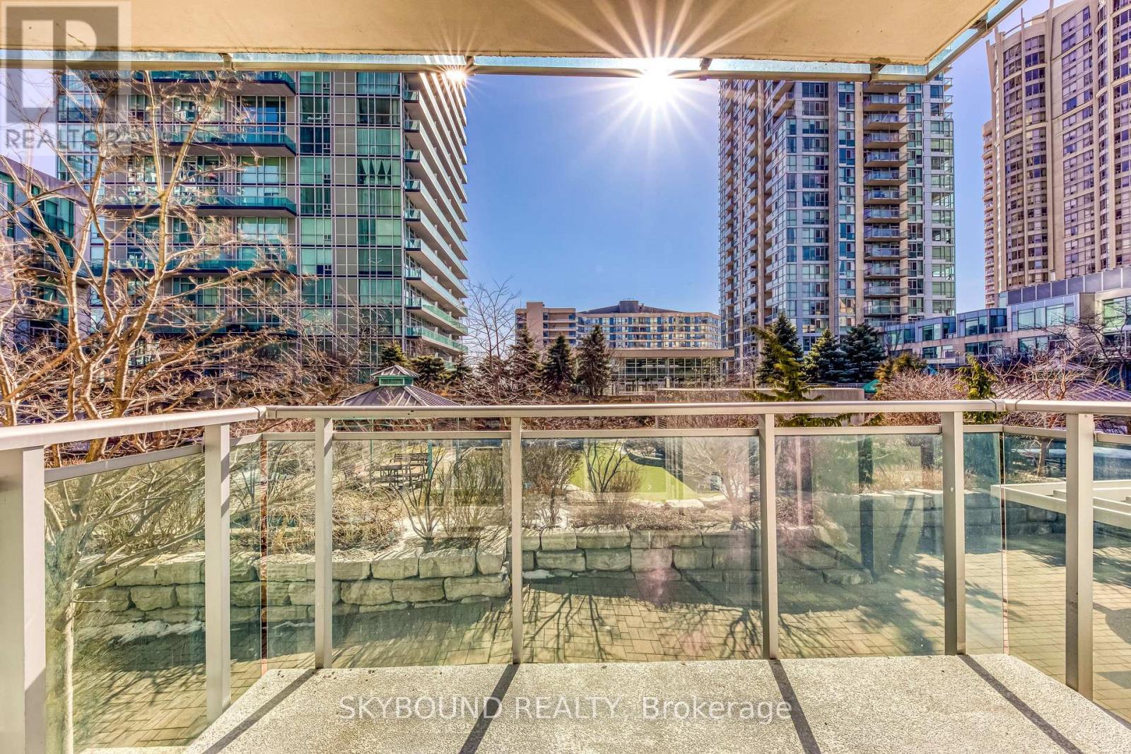 604 - 220 Burnhamthorpe Road W, Mississauga, Ontario  L5B 4N4 - Photo 11 - W12969374