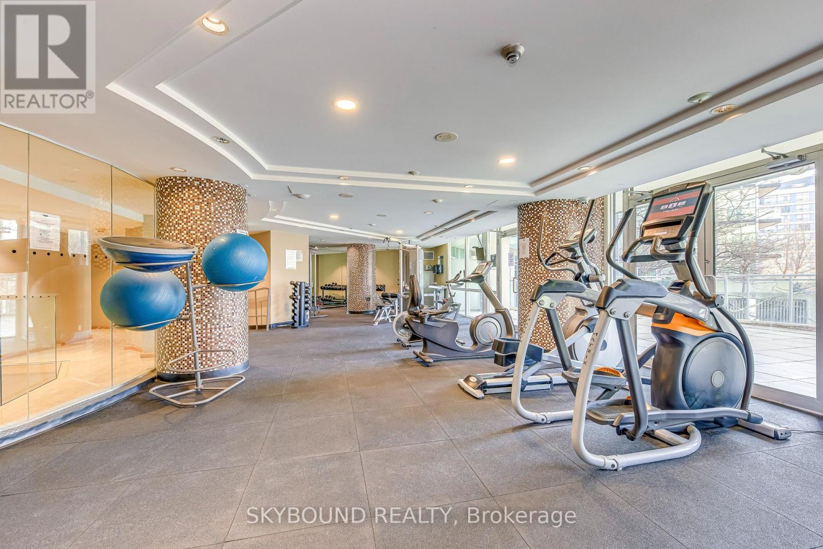 604 - 220 Burnhamthorpe Road W, Mississauga, Ontario  L5B 4N4 - Photo 20 - W12969374