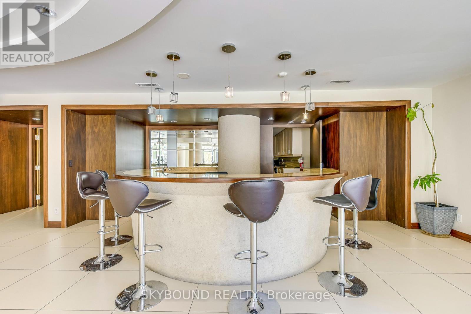 604 - 220 Burnhamthorpe Road W, Mississauga, Ontario  L5B 4N4 - Photo 23 - W12969374